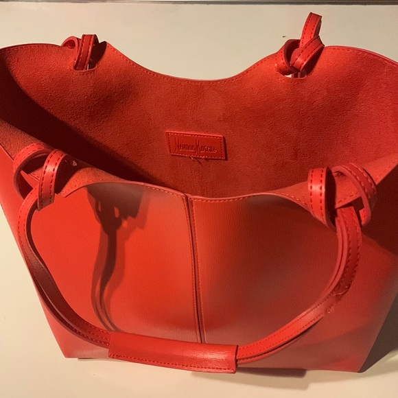 Neiman Marcus Handbags - Neiman Marcus Red-Orange tote bag